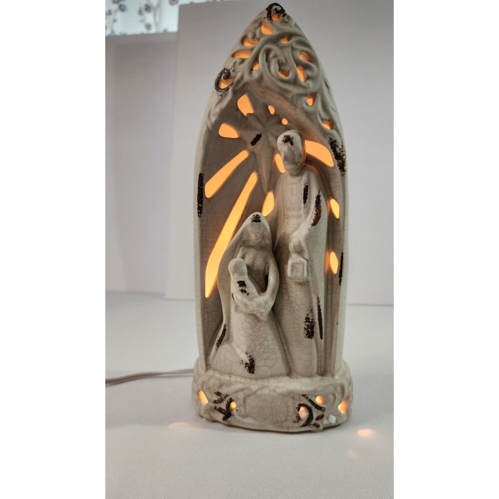 Cracker Barrel White Distressed Porcelain Crackle Nativity Accent Lamp